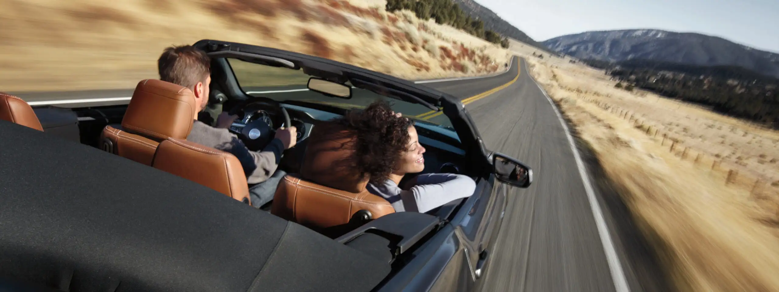 cabriolet paar landschaft