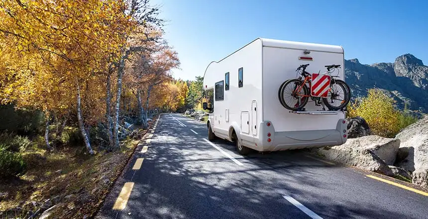 alpenpass ueberquerung mit wohnmobil