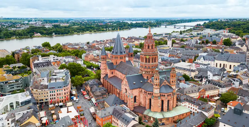 Panoramablick über die Altstadt von Mainz