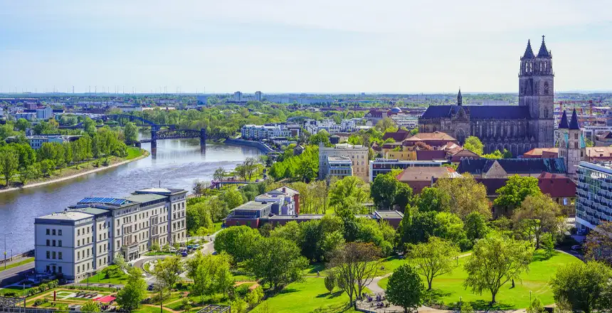 Stadtpanorama von Magdeburg mit Dom