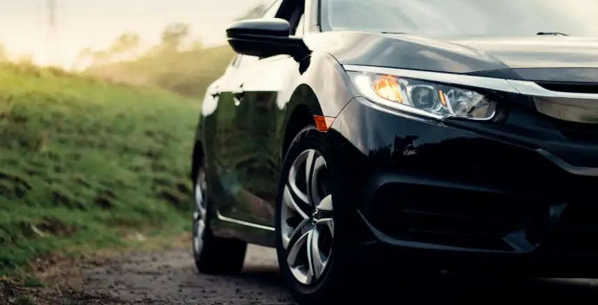 auto schwarz reifen quer