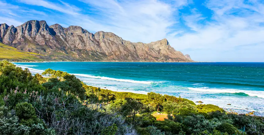 Aussicht vom Clarence-Drive (R44) in Südafrika