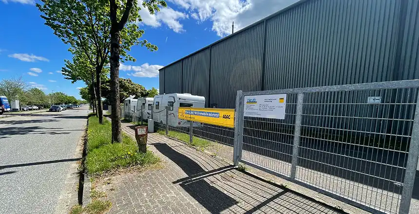 c8a8358c9f1e-flensburg-heruth-reisemobile-stationsansicht stationsansicht heruth reisemobile in flensburg, adac wohnmobilvermietung