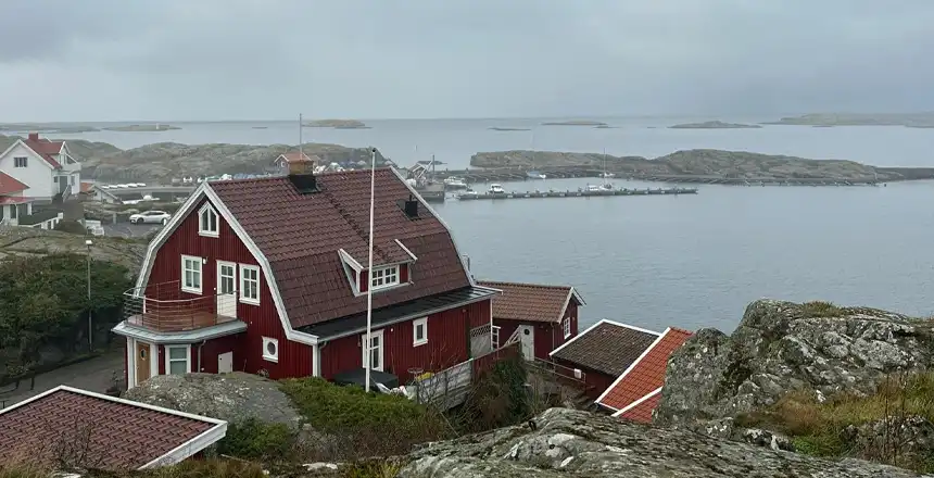 H&auml;user mit Blick auf die K&uuml;ste in G&ouml;teborg, Schweden