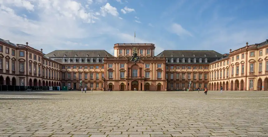 Schloss-Universit&auml;t von Mannheim