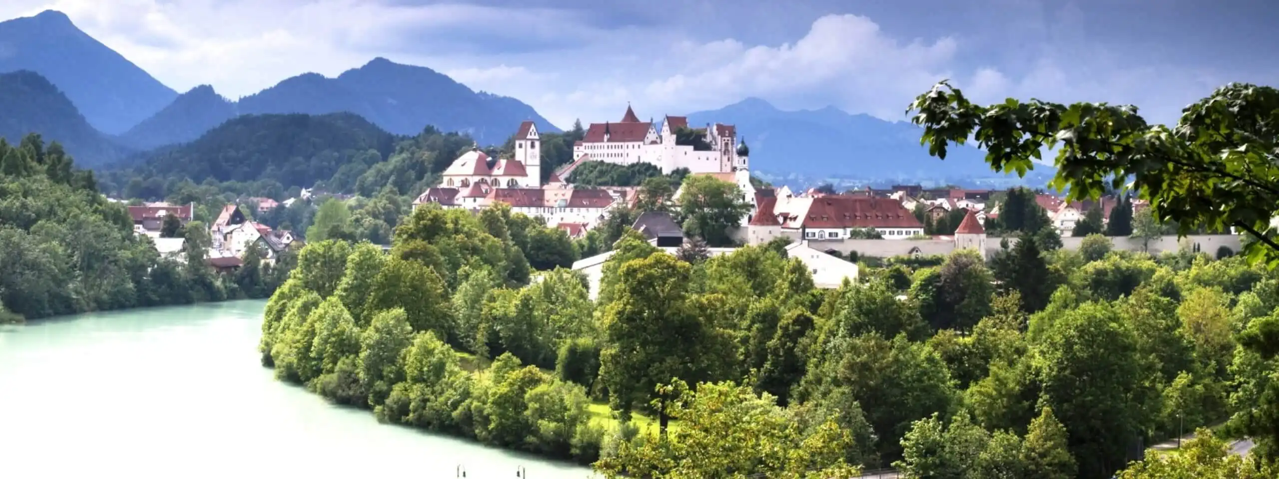 adac autovermietung f&uuml;ssen istock 000019128473