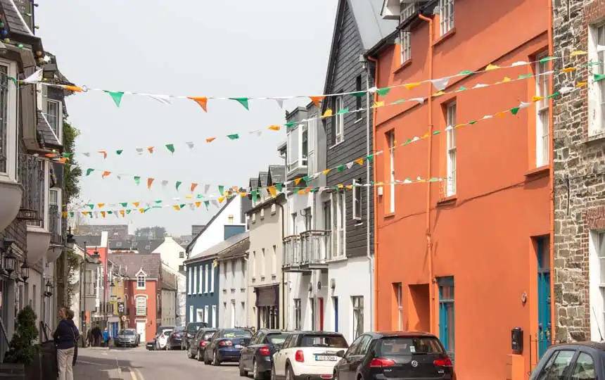 Stra&szlig;e in Kinsale in Irland