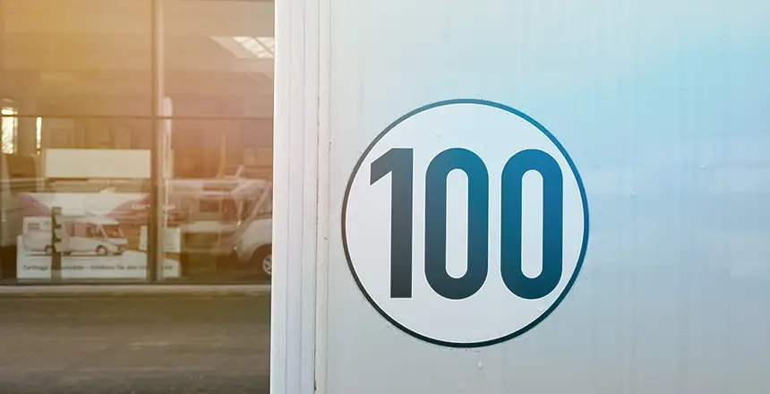 100er Zulassung wohnwagen, aufkleber am anh&auml;nger