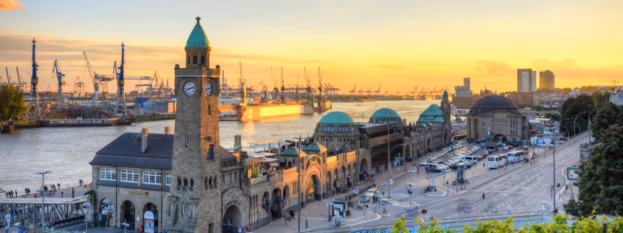 hamburg landungsbrücken hafen