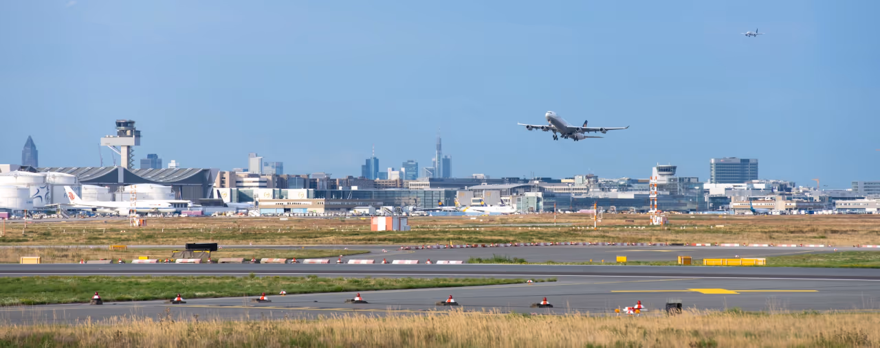 Blick von der Besucherplattform am Flughafen Frankfurt
