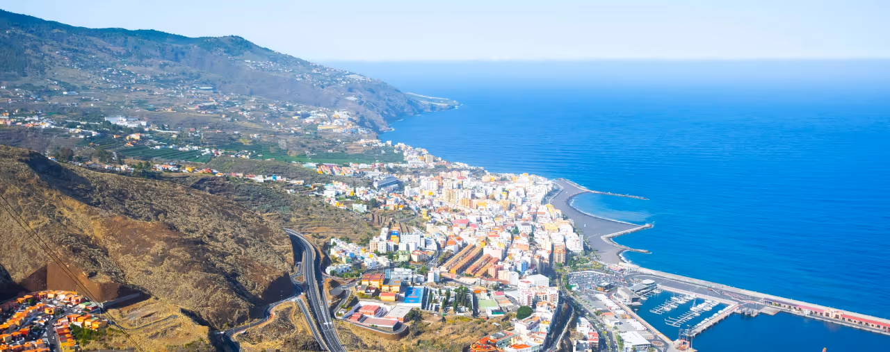 Santa Cruz de La Palma an der Küste von oben gesehen