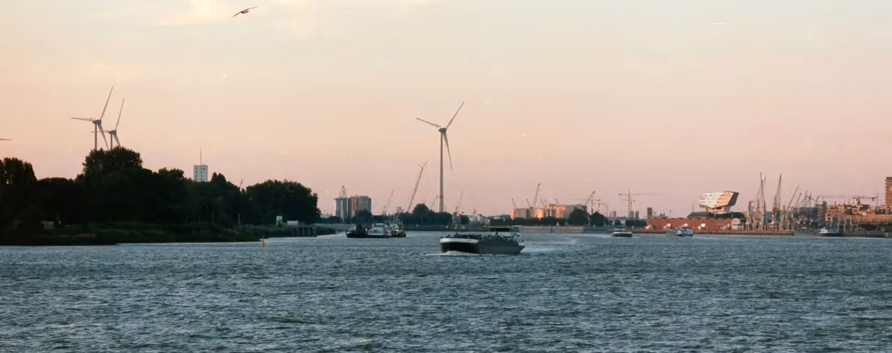 Blick auf den Hafen von Antwerpen, Belgien