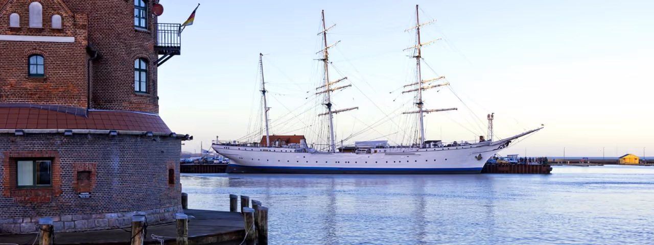 adac autovermietung stralsund istock 000022943864